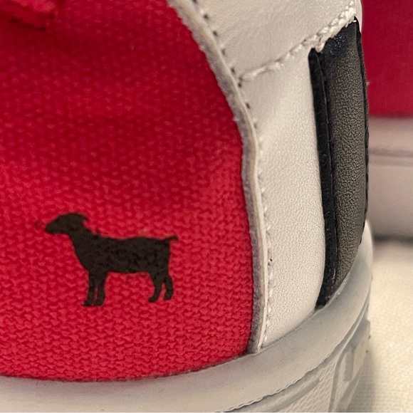 NWT GOATS 🐐RED Canvas Sneakers Womens 10 - Picture 6 of 9